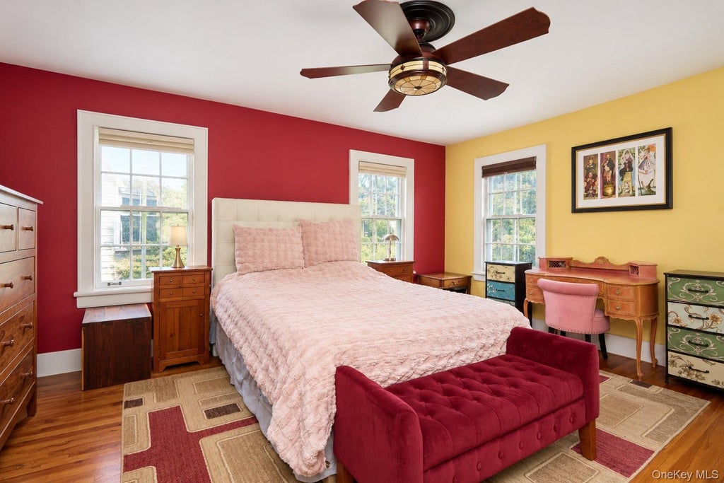 Photo of 1641 Northern Boulevard, Roslyn, NY 11576 (MLS # 1047525)