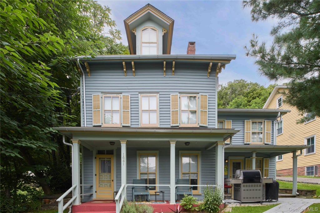 Photo of 1641 Northern Boulevard, Roslyn, NY 11576 (MLS # 1047525)
