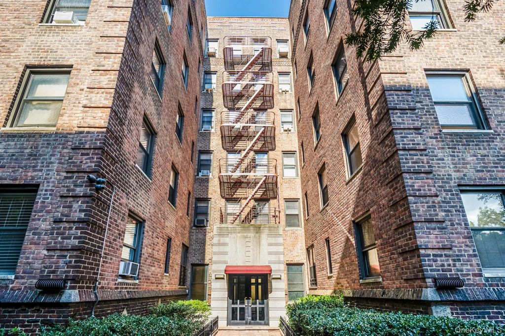 Photo of 3017 Riverdale Avenue #3C, Bronx, NY 10463 (MLS # 975271)
