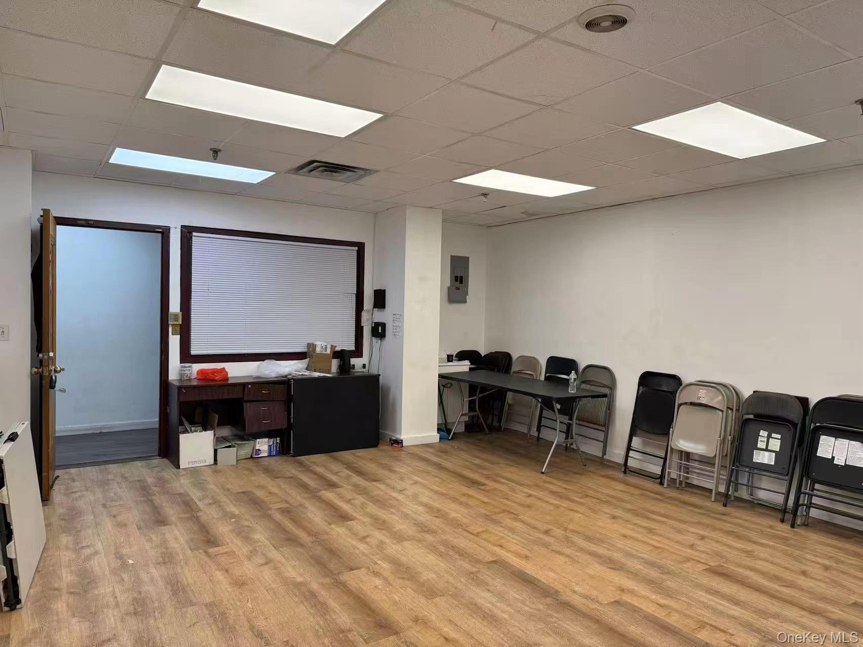 17 E Broadway 204