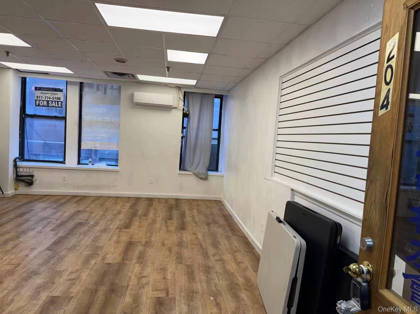 17 E Broadway 204