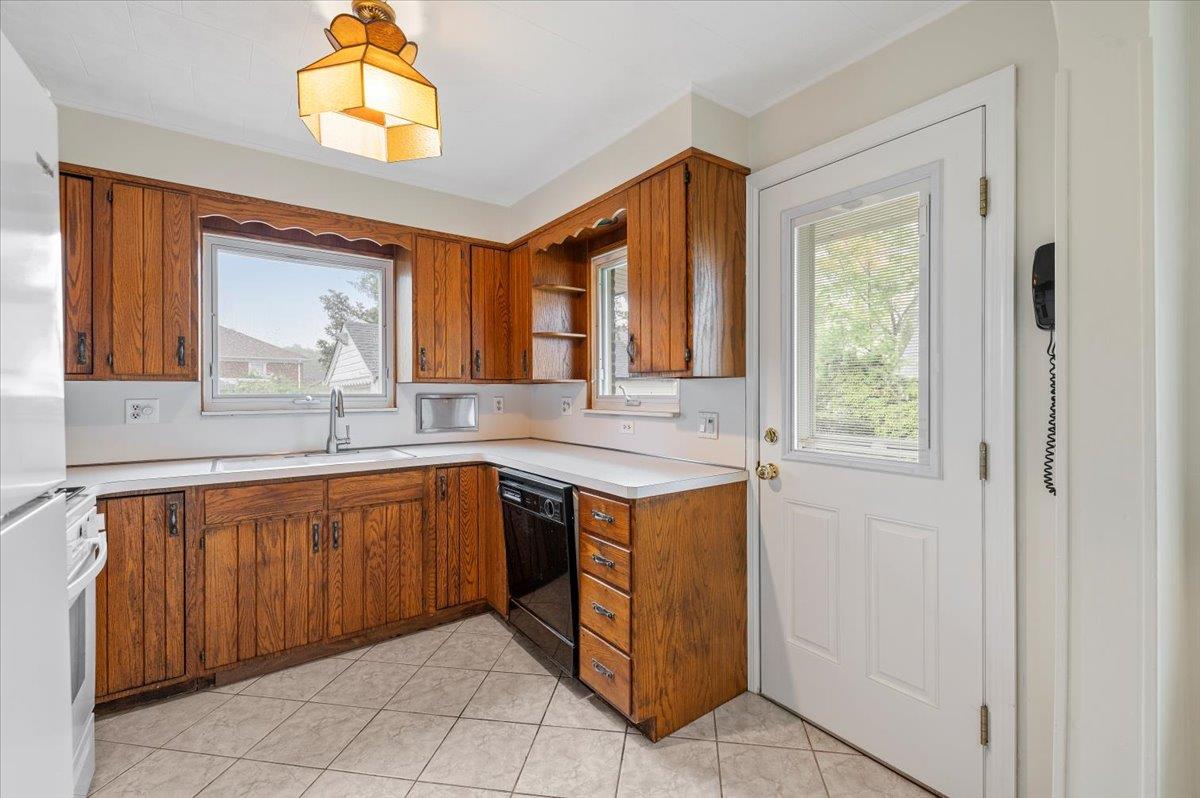 12 Dorothy Street, Bethpage, New York image 9