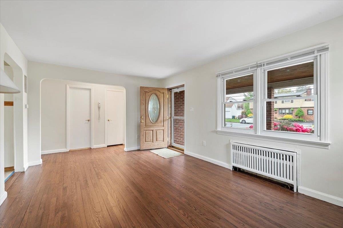12 Dorothy Street, Bethpage, New York image 6