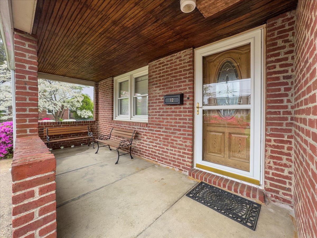 12 Dorothy Street, Bethpage, New York image 3