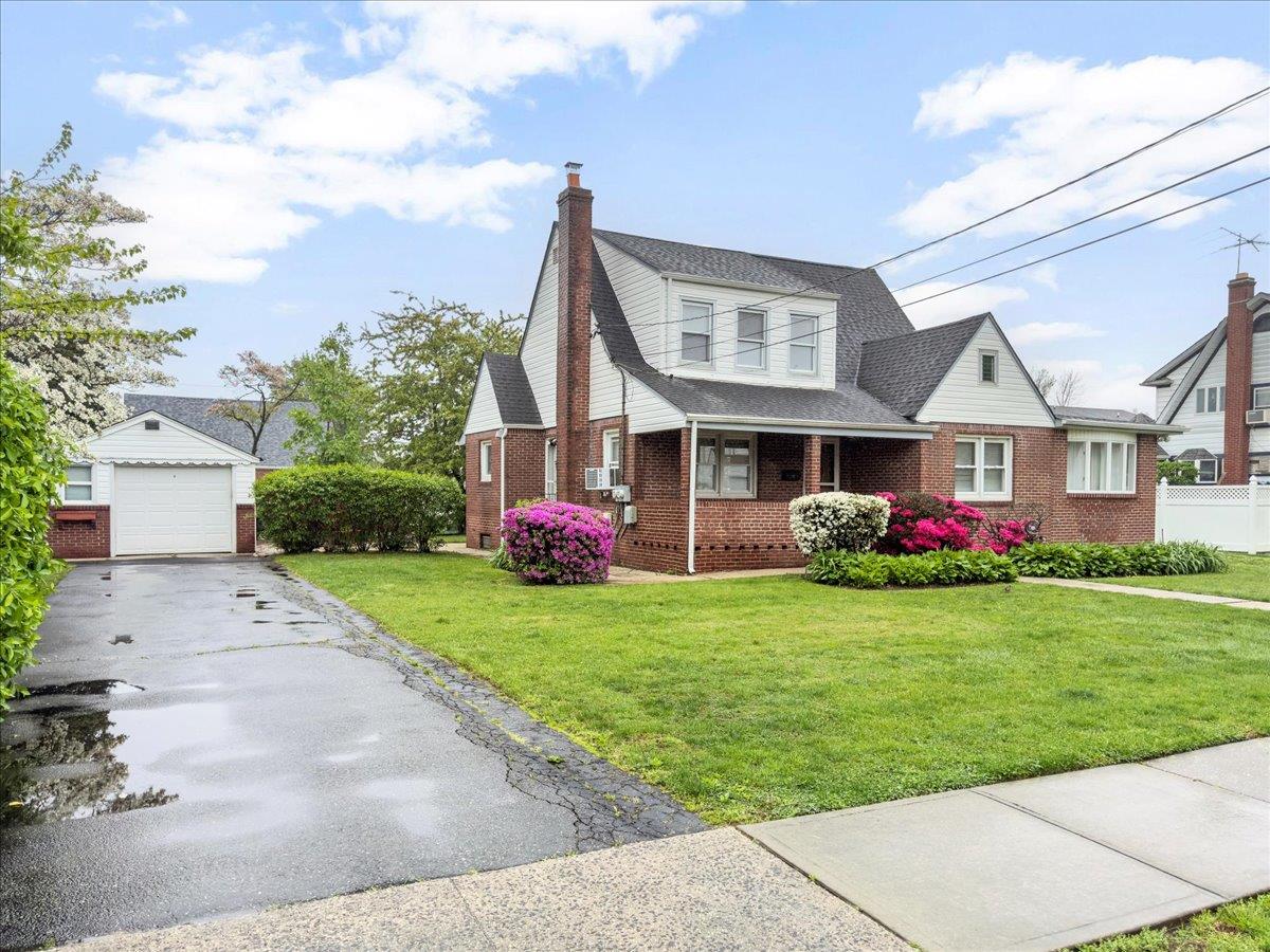 12 Dorothy Street, Bethpage, New York image 2