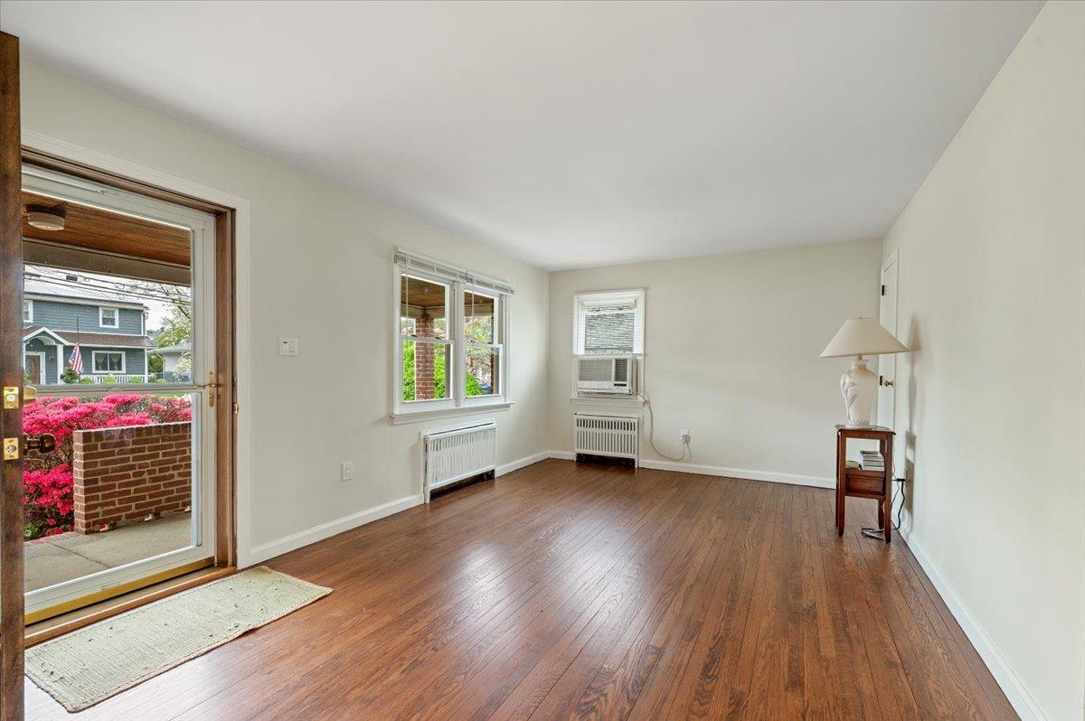 12 Dorothy Street, Bethpage, New York image 5