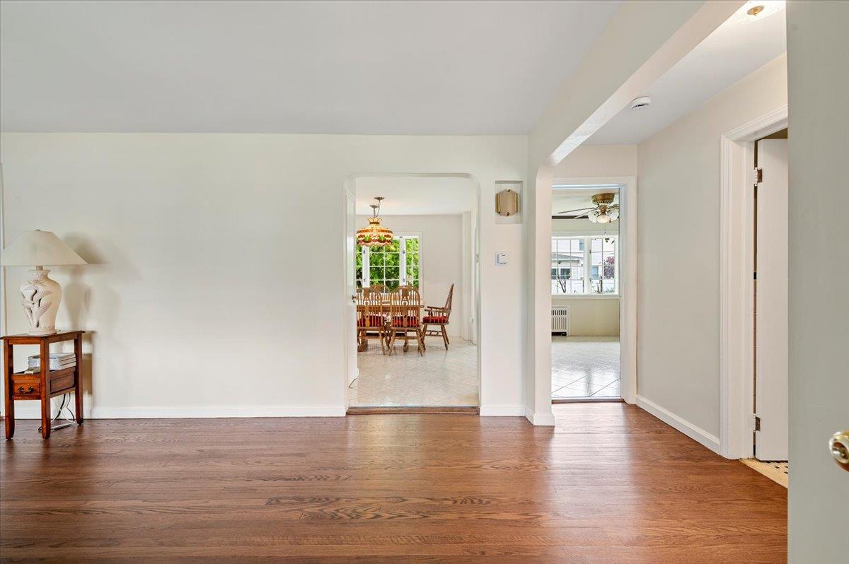 12 Dorothy Street, Bethpage, New York image 4