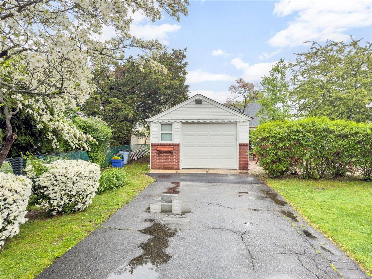 12 Dorothy Street, Bethpage, New York image 27