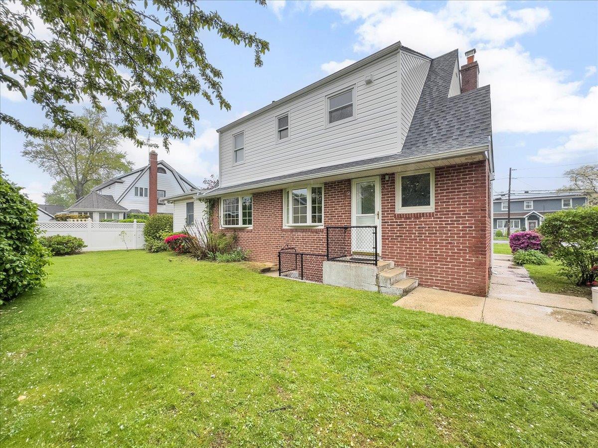 12 Dorothy Street, Bethpage, New York image 28