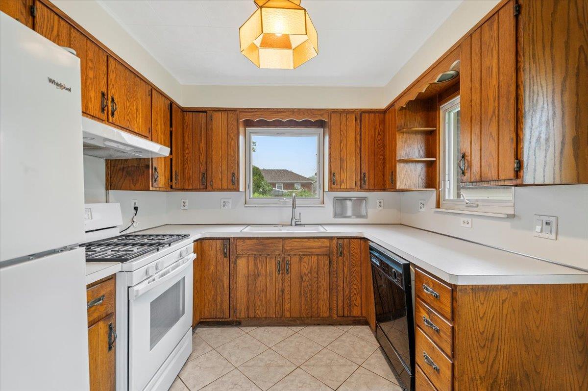 12 Dorothy Street, Bethpage, New York image 8
