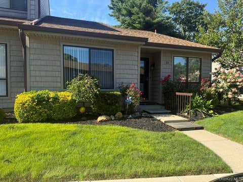 Condo For Rent - 31 Stanford Court<br/> Wantagh, NY 11793