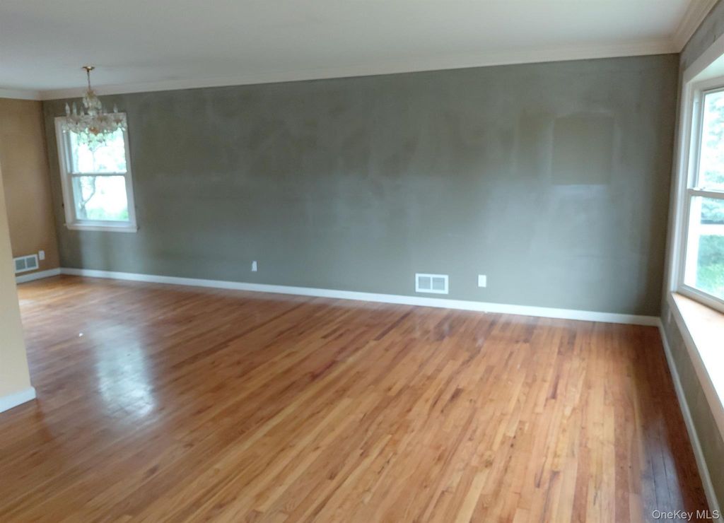 Photo of 15 South Road, White Plains, NY 10603 (MLS # 1000551)