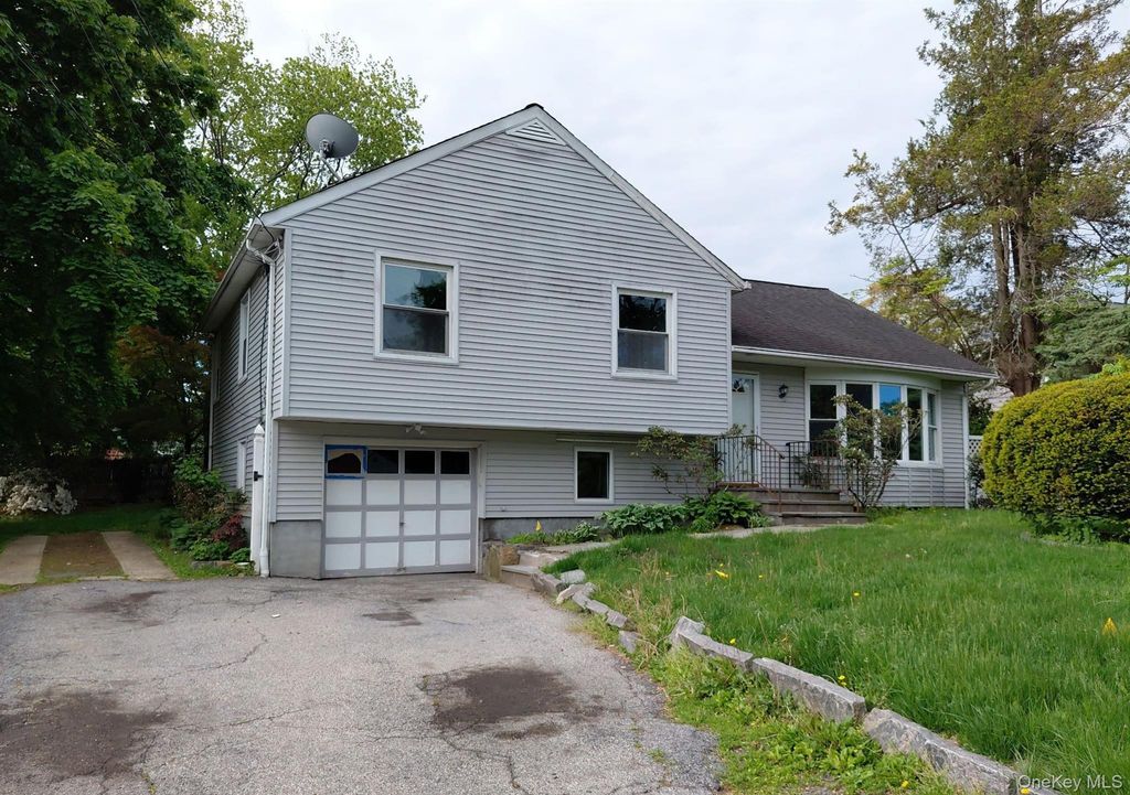 Photo of 15 South Road, White Plains, NY 10603 (MLS # 1000551)
