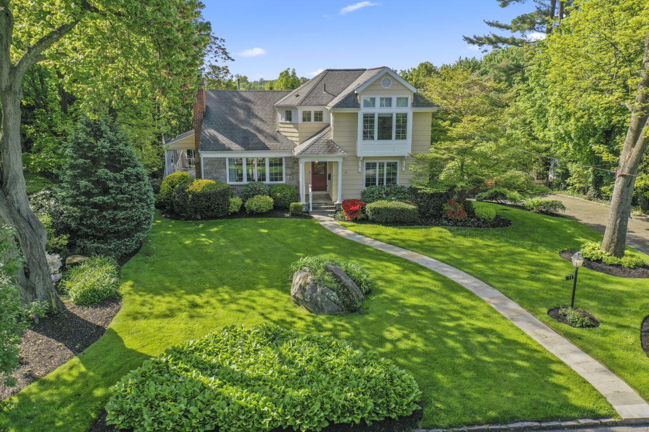 57 Edgewood Avenue, Larchmont, New York image 2