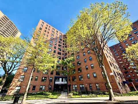 Photo of 9972 66th Road #7B, Rego Park, NY 11374 (MLS # 990373)