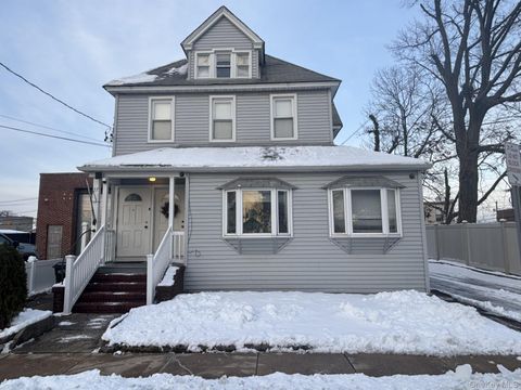 27 W Lincoln Avenue Valley Stream NY 11580