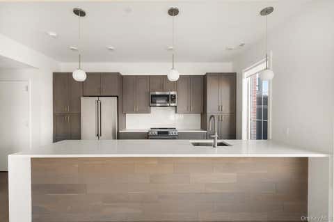 Apartment For Rent - 7 S Highland Avenue #301<br/> Nyack, NY 10960