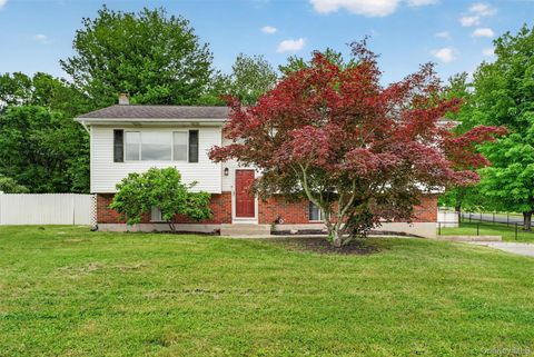 Homes For Sale - 76 Maureen Drive<br/> Middletown, NY 10940