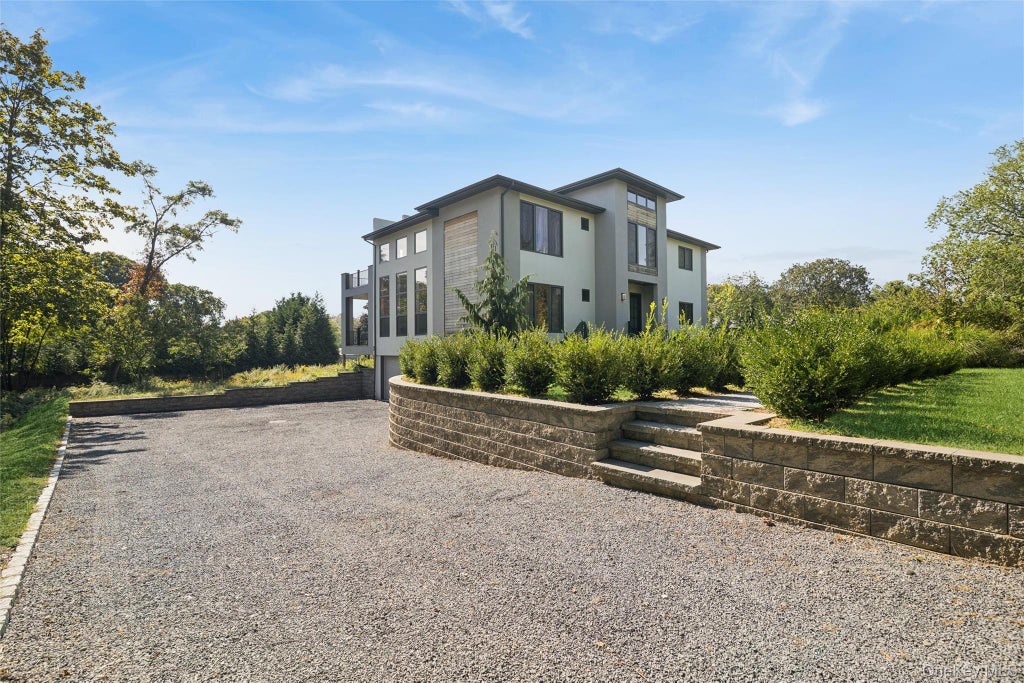 Photo of 1001 Peconic Bay Boulevard, Jamesport, NY 11947 (MLS # 1058615)