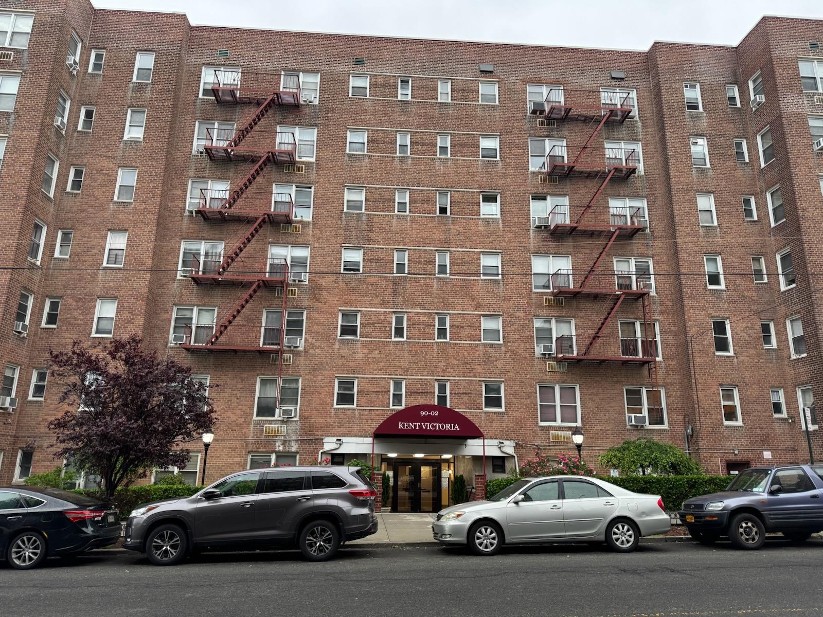63 Drive 5C, Rego Park, Queens, NY - 1 Bedrooms  
1 Bathrooms  
4 Rooms - 