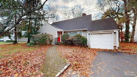 11 Rockhill Road East Hills NY 11577