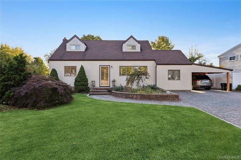 Photo of 738 Old Town Road, Port Jefferson Station, NY 11776 (MLS # 926745)