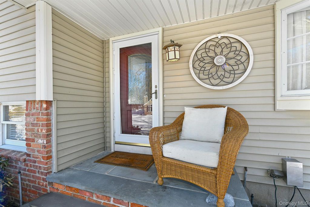 Photo of 2 Montana Place, Huntington Station, NY 11746 (MLS # 962807)