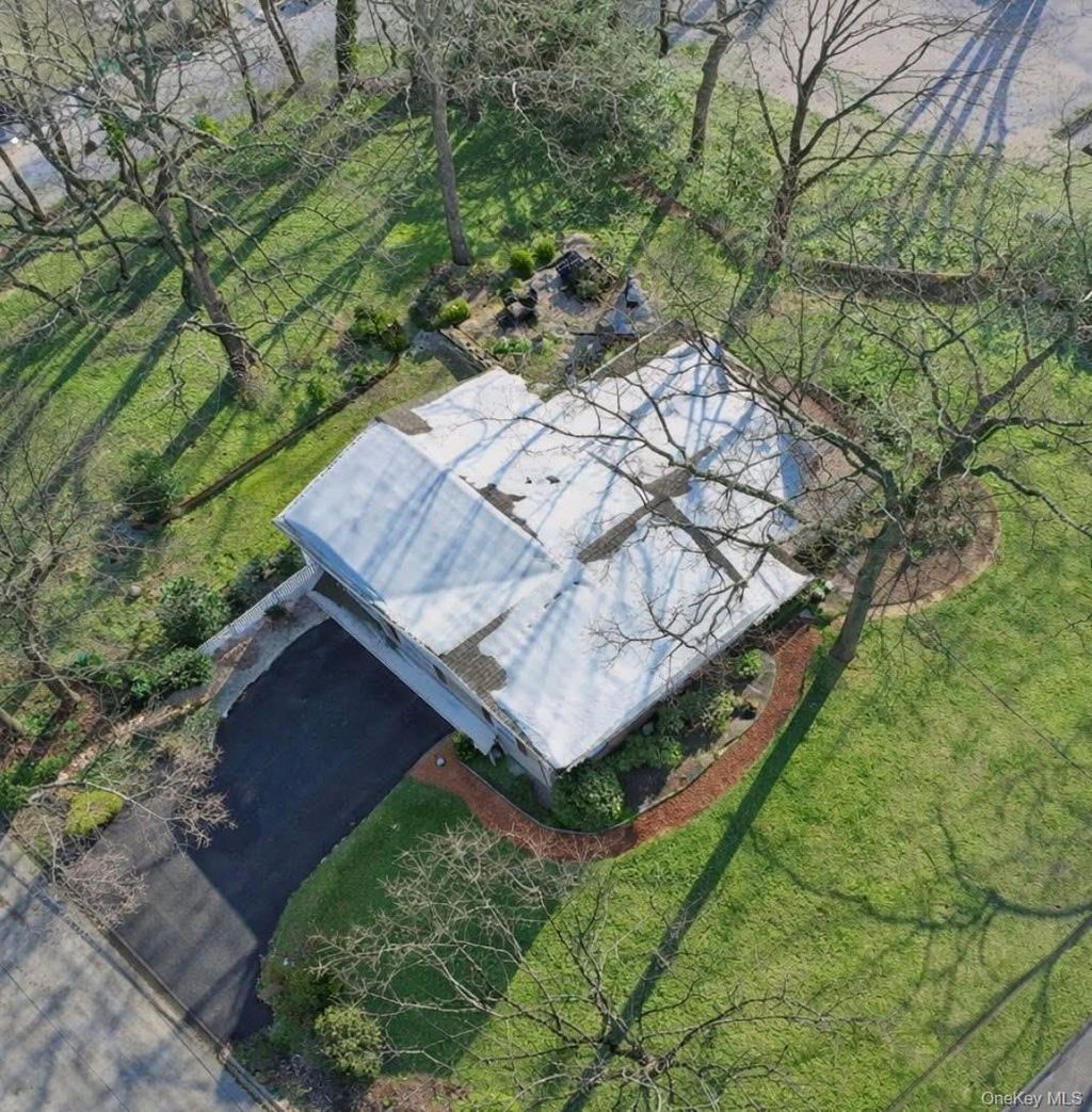 Photo of 2 Montana Place, Huntington Station, NY 11746 (MLS # 962807)