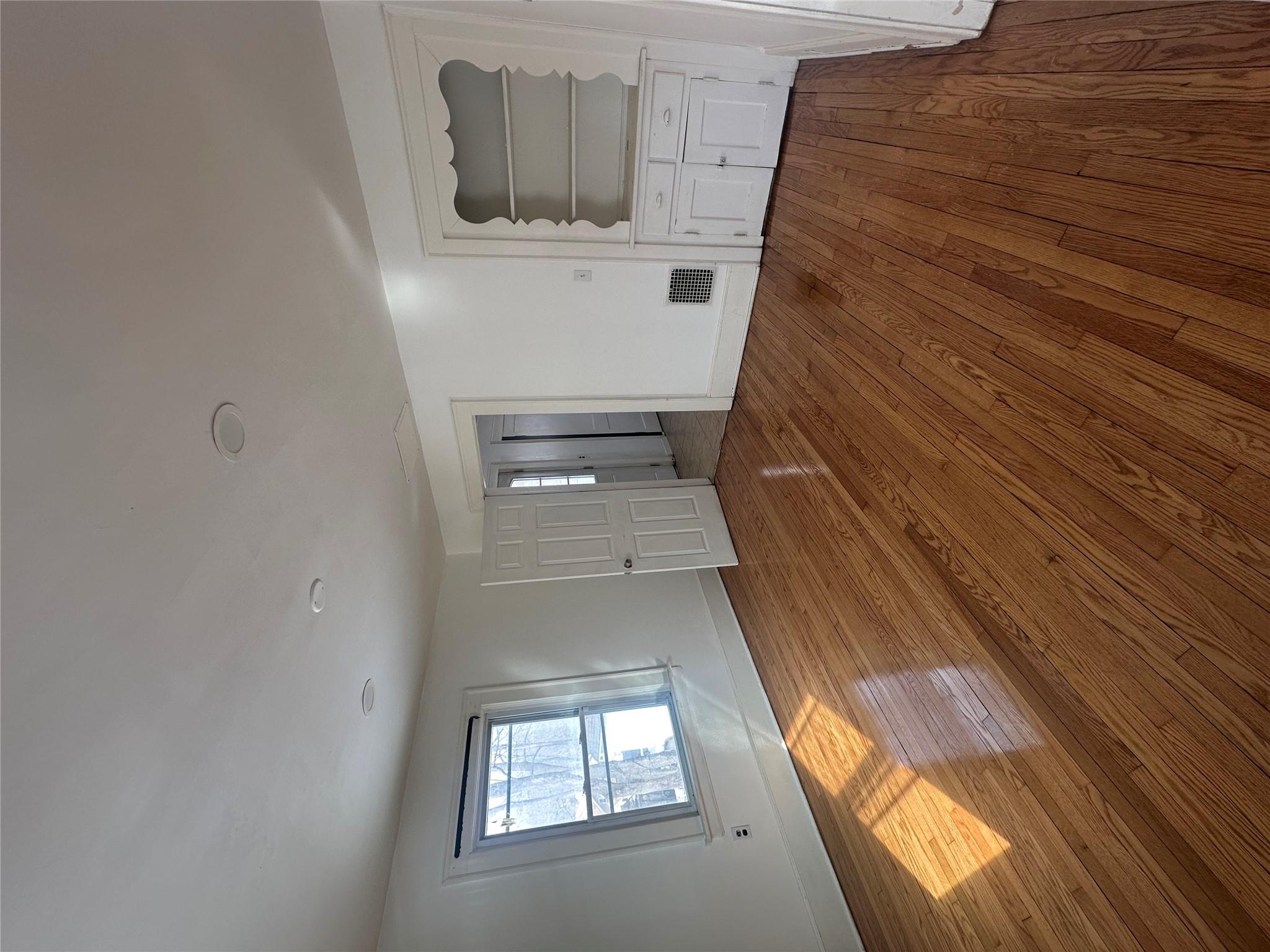 Poughkeepsie, New York 12601, United States, 3 Bedrooms Bedrooms, ,2 BathroomsBathrooms,Residential,Active,81524