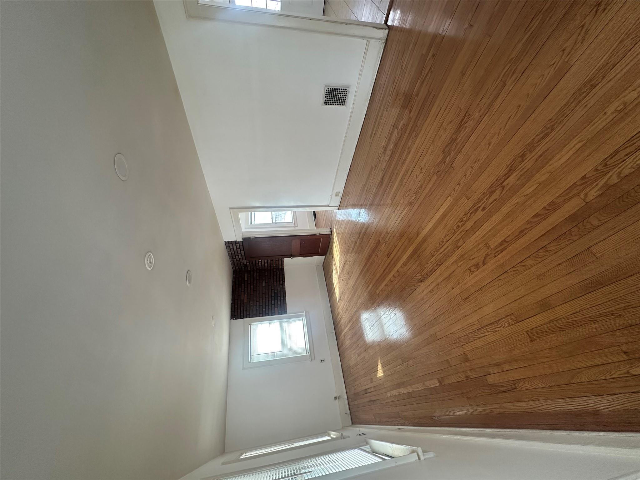 Poughkeepsie, New York 12601, United States, 3 Bedrooms Bedrooms, ,2 BathroomsBathrooms,Residential,Active,81524