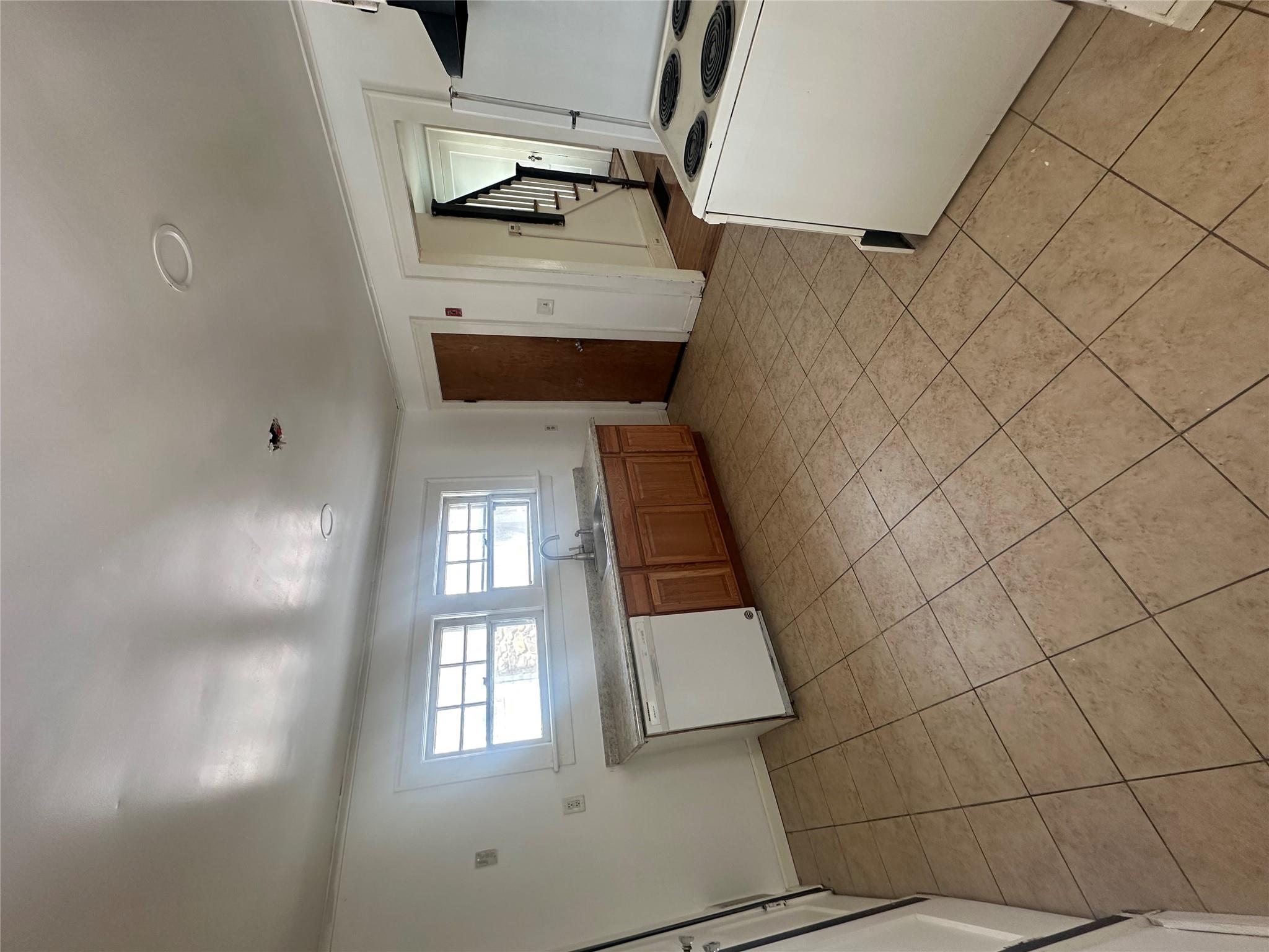 Poughkeepsie, New York 12601, United States, 3 Bedrooms Bedrooms, ,2 BathroomsBathrooms,Residential,Active,81524