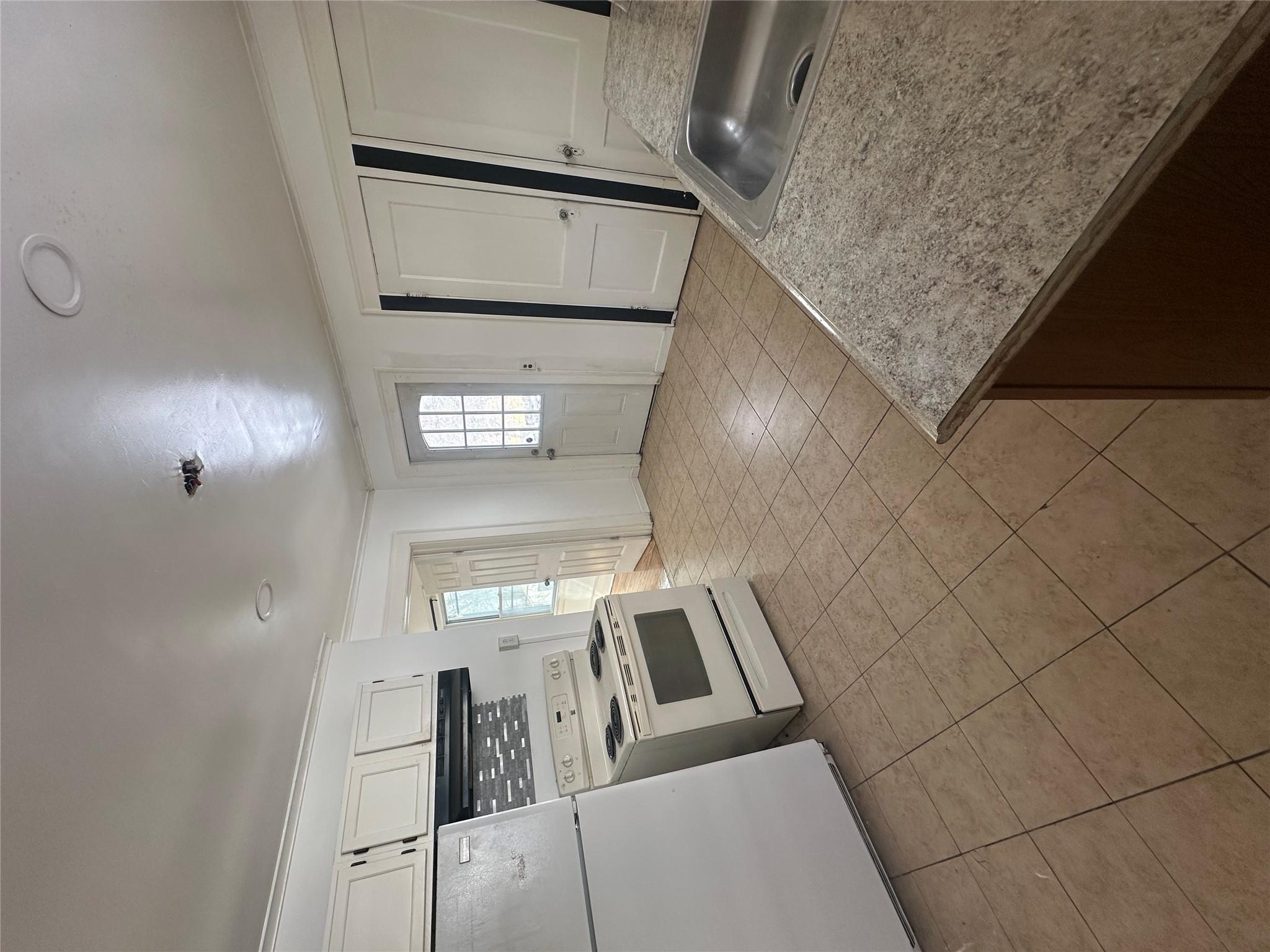 Poughkeepsie, New York 12601, United States, 3 Bedrooms Bedrooms, ,2 BathroomsBathrooms,Residential,Active,81524