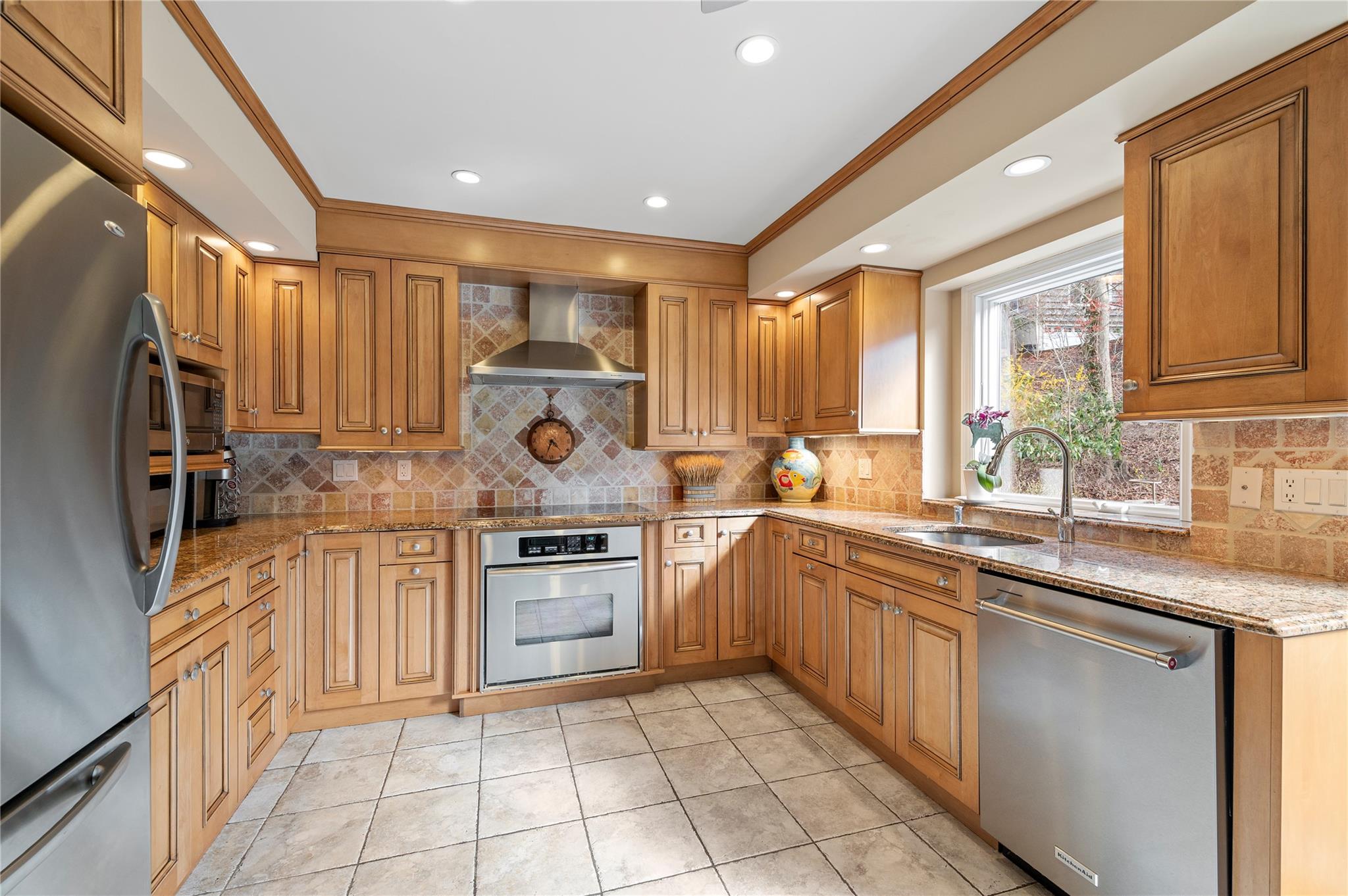 2 Cornell Court, East Setauket, Florida image 2