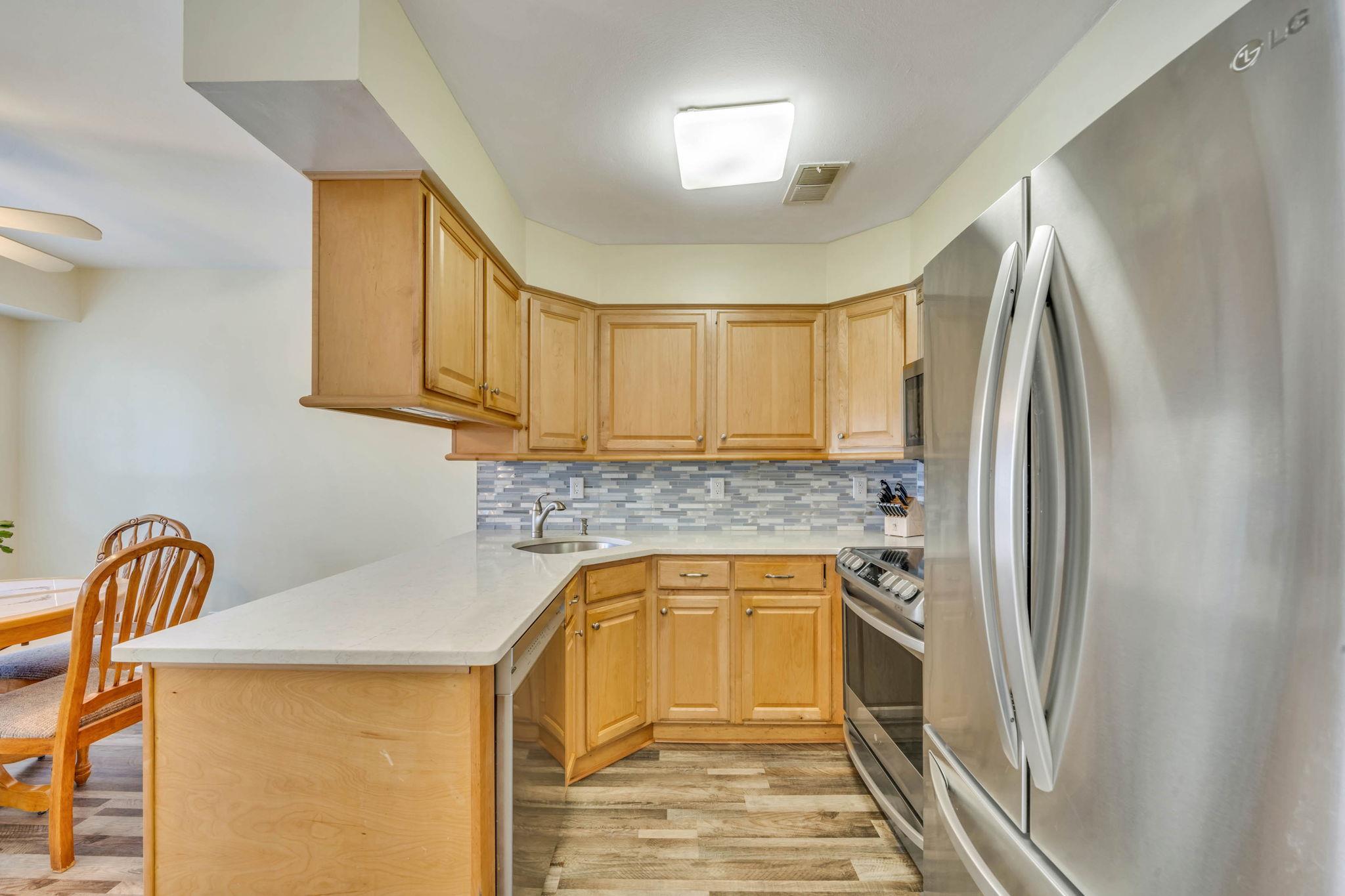 88 Whalers Cove Drive #88, Babylon, New York image 14