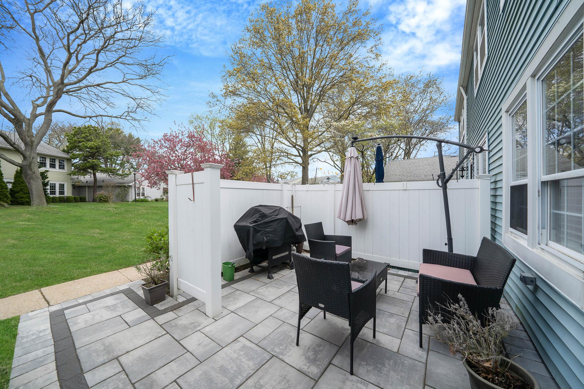 88 Whalers Cove Drive #88, Babylon, New York image 5
