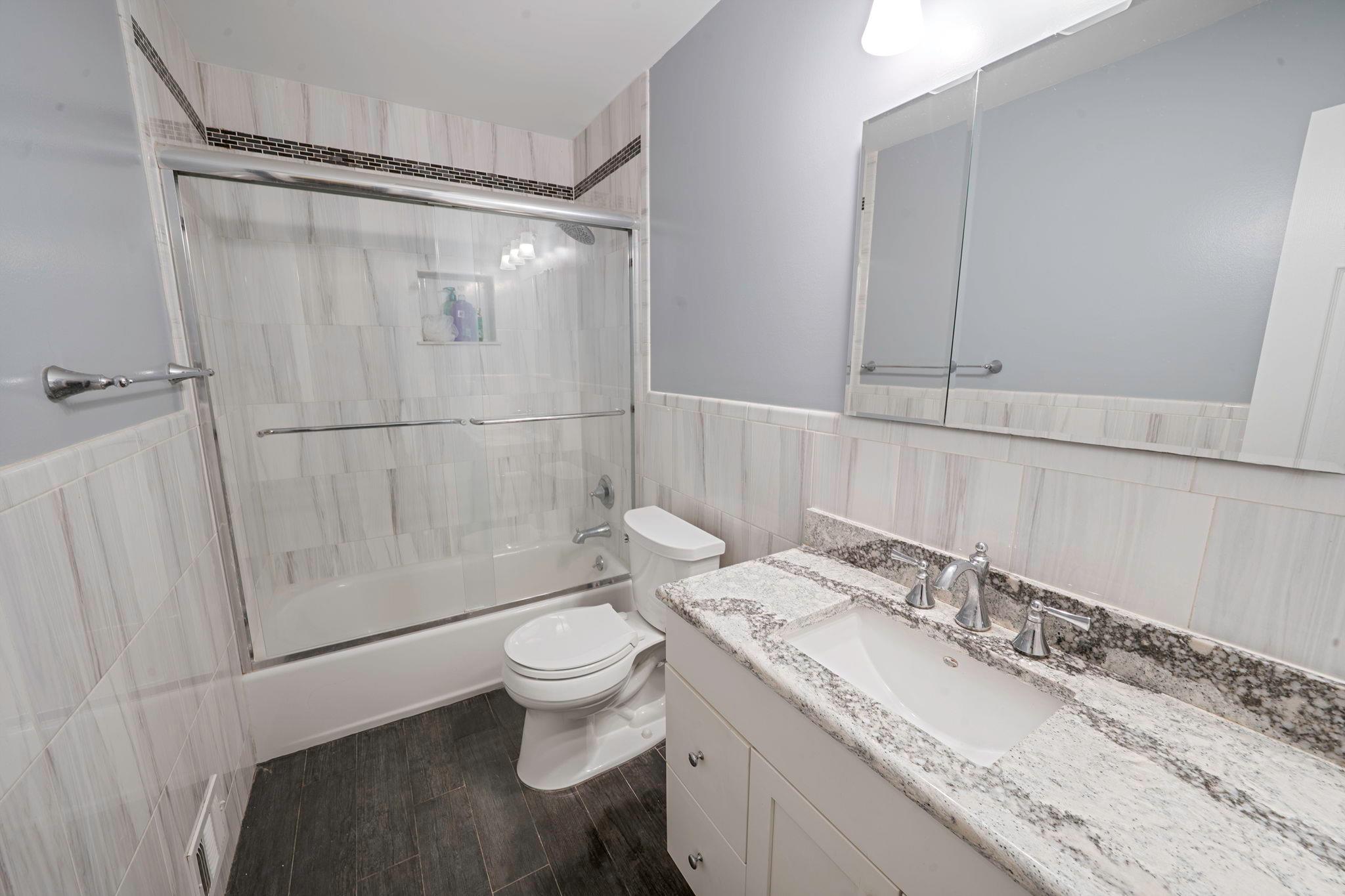 88 Whalers Cove Drive #88, Babylon, New York image 21