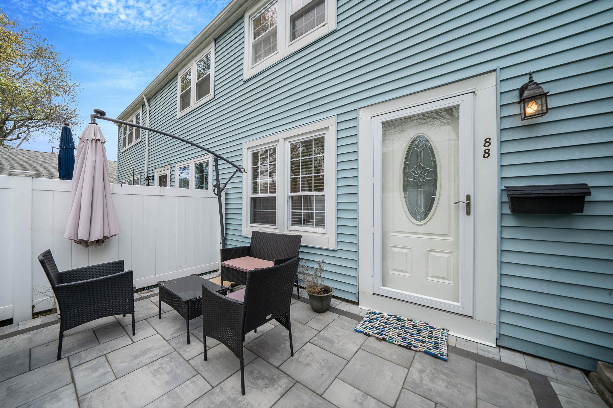 88 Whalers Cove Drive #88, Babylon, New York image 4