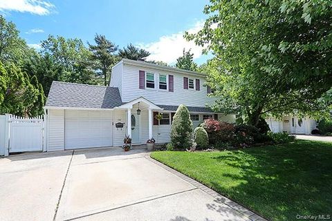 Homes For Sale - 166 Choir Lane<br/> Westbury, NY 11590