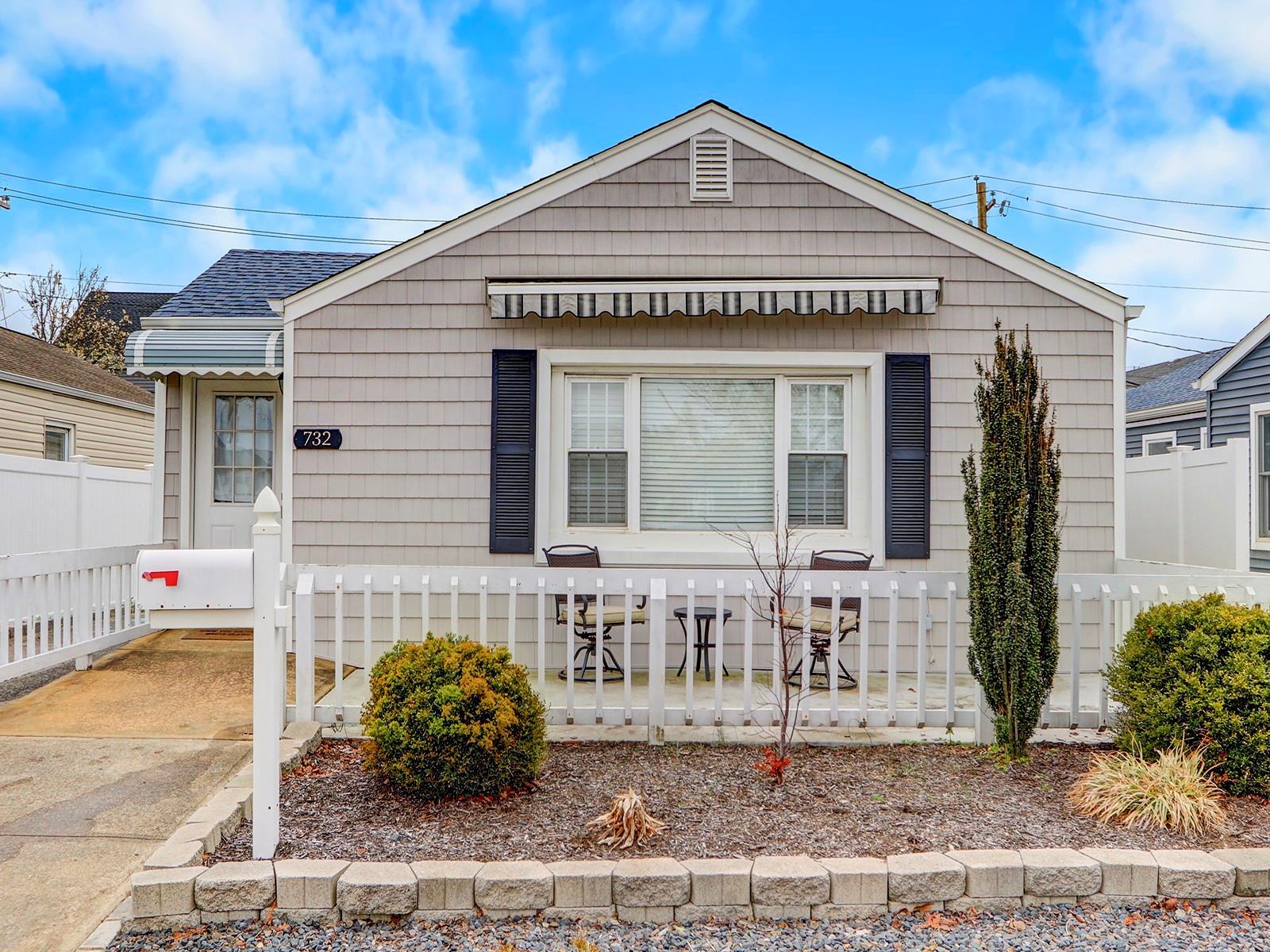 Long Beach, New York 11561, United States, 4 Bedrooms Bedrooms, ,2 BathroomsBathrooms,Residential,Active,176968