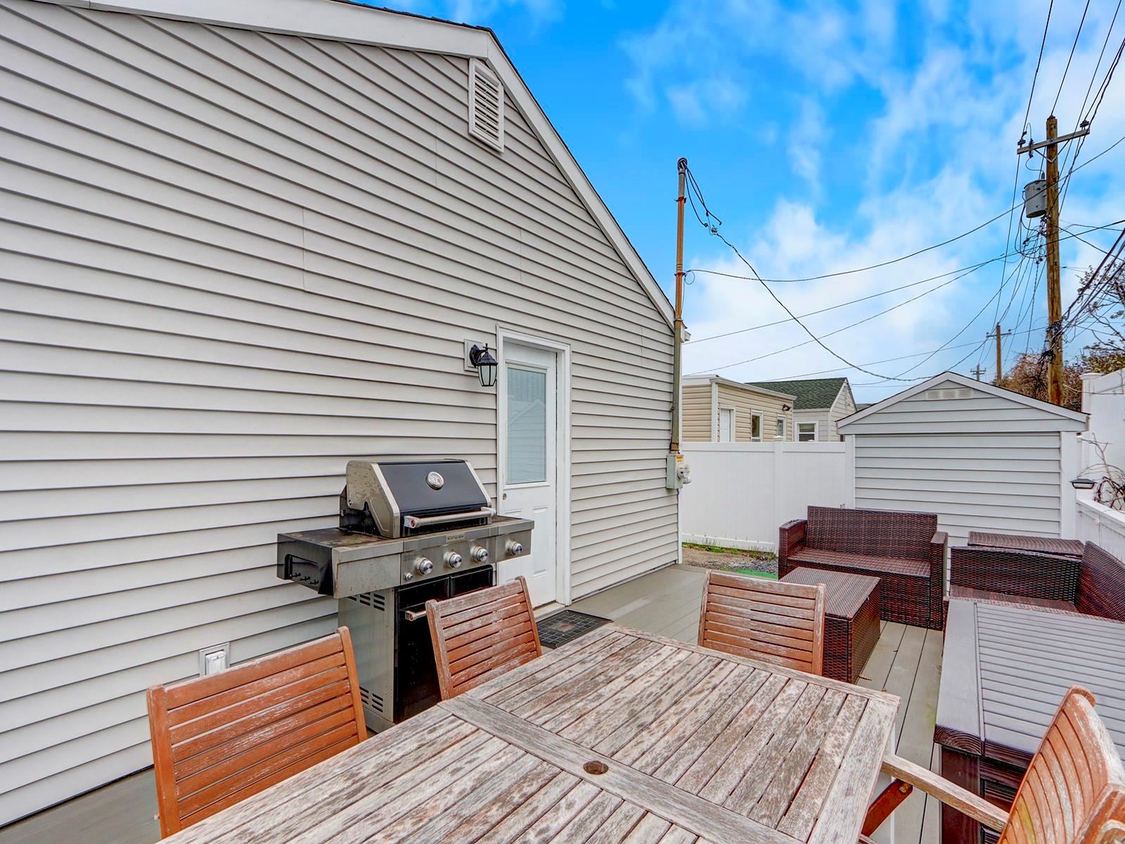 Long Beach, New York 11561, United States, 4 Bedrooms Bedrooms, ,2 BathroomsBathrooms,Residential,Active,176968