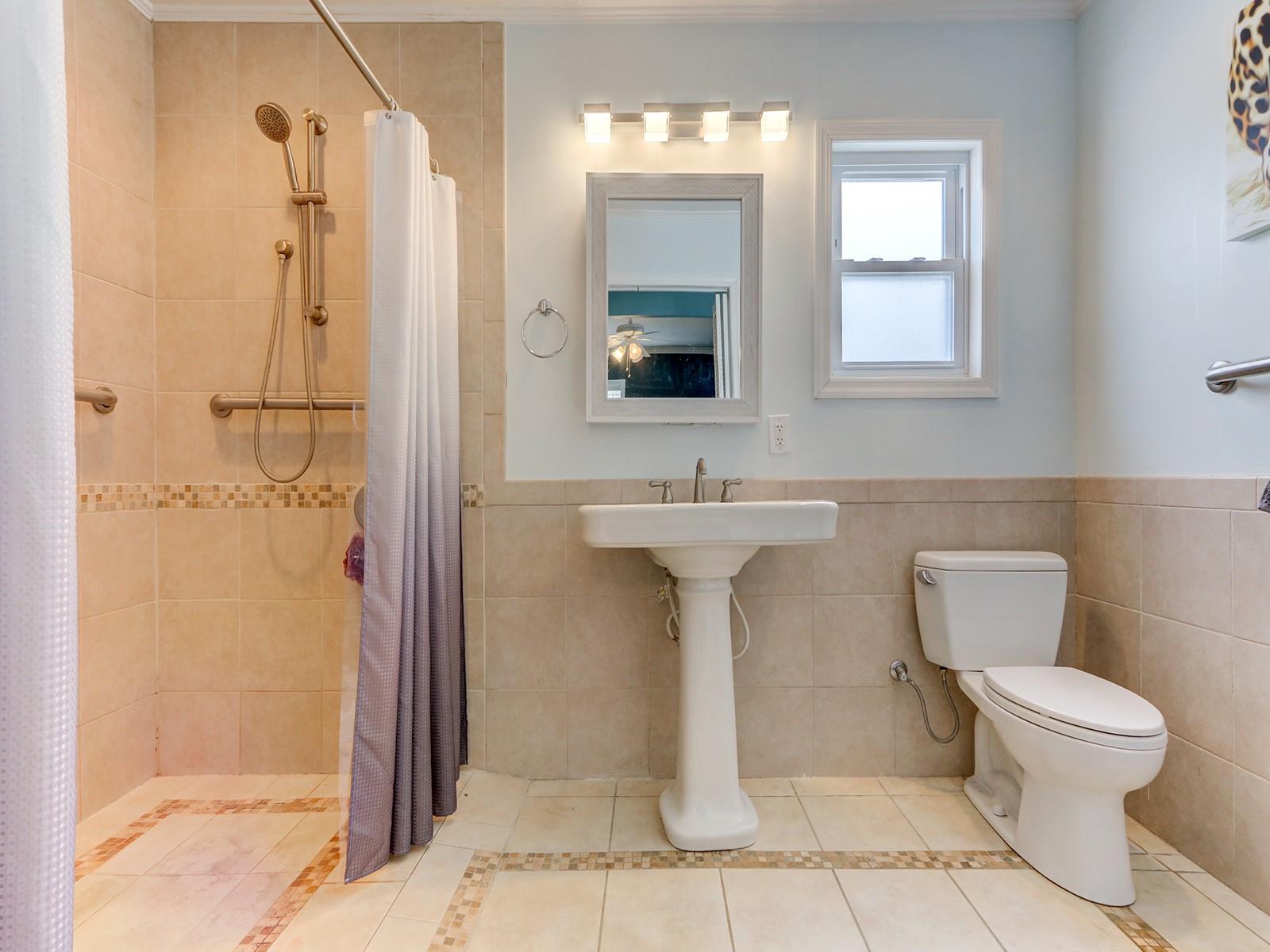 Long Beach, New York 11561, United States, 4 Bedrooms Bedrooms, ,2 BathroomsBathrooms,Residential,Active,176968