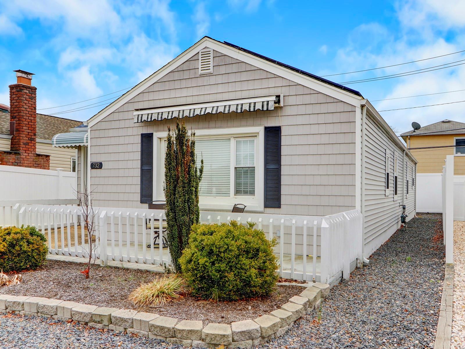 Long Beach, New York 11561, United States, 4 Bedrooms Bedrooms, ,2 BathroomsBathrooms,Residential,Active,176968 Long Beach, New York 11561, United States, 4 Bedrooms Bedrooms, ,2 BathroomsBathrooms,Residential,Active,176968