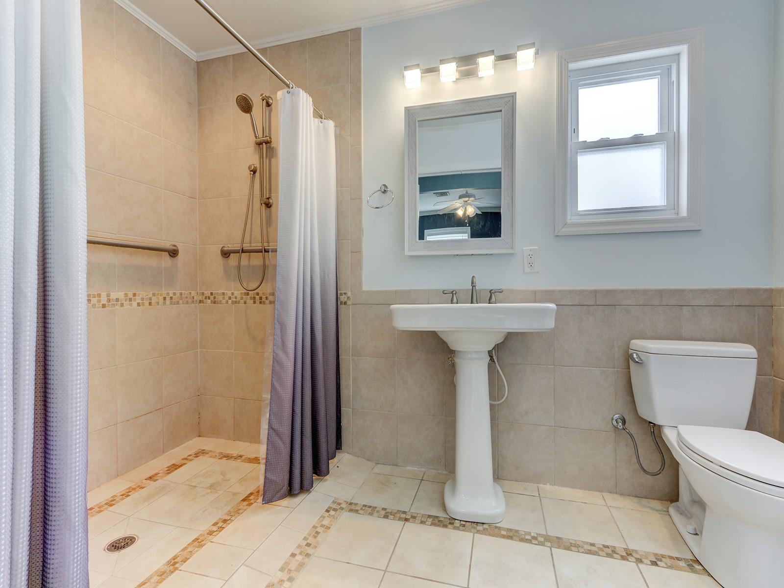 Long Beach, New York 11561, United States, 4 Bedrooms Bedrooms, ,2 BathroomsBathrooms,Residential,Active,176968