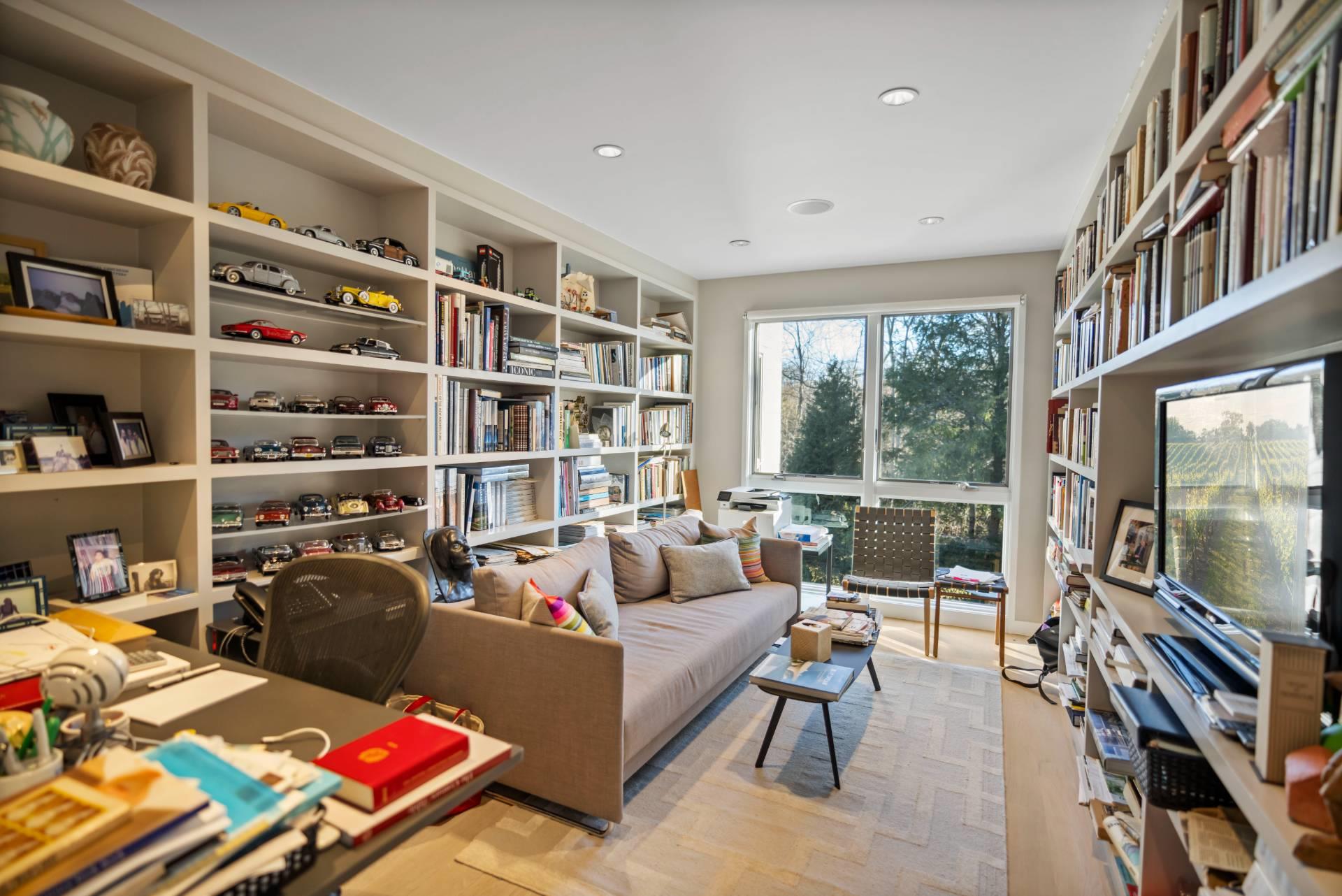 151 Skimhampton Road, East Hampton, New York image 23