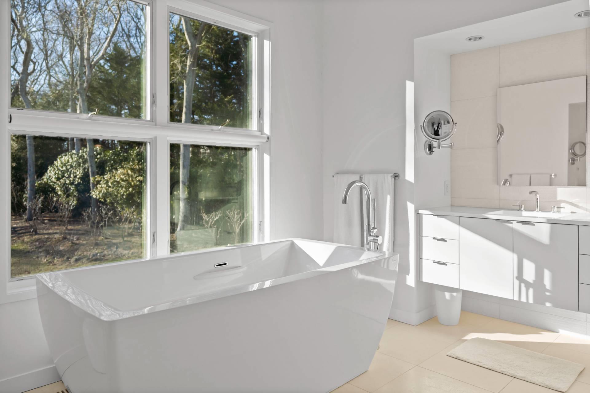 151 Skimhampton Road, East Hampton, New York image 22