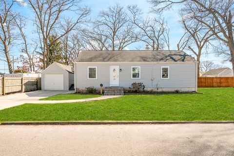 270 26th Street Copiague NY 11726