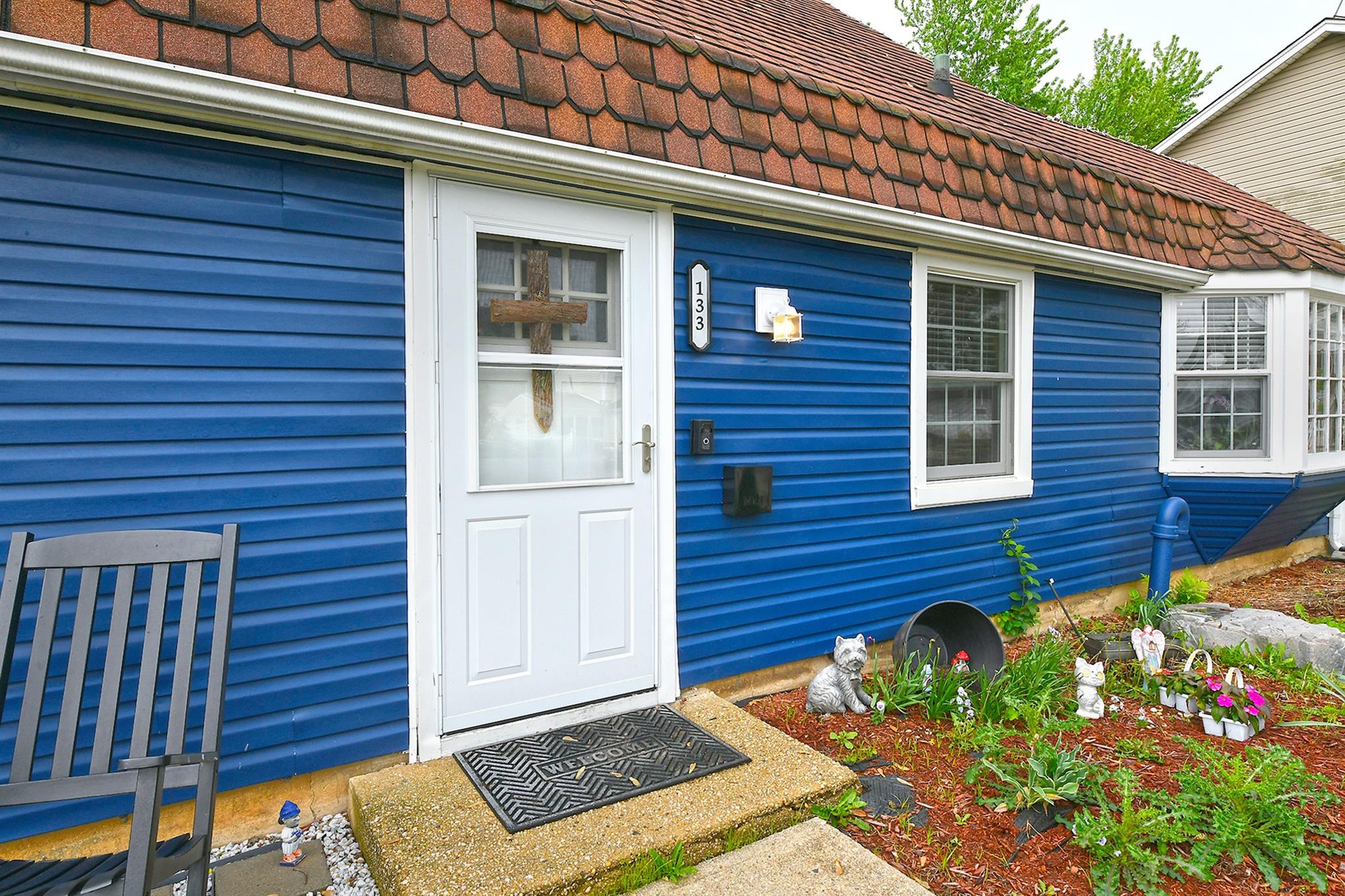 133 Spring Lane, Levittown, New York image 4