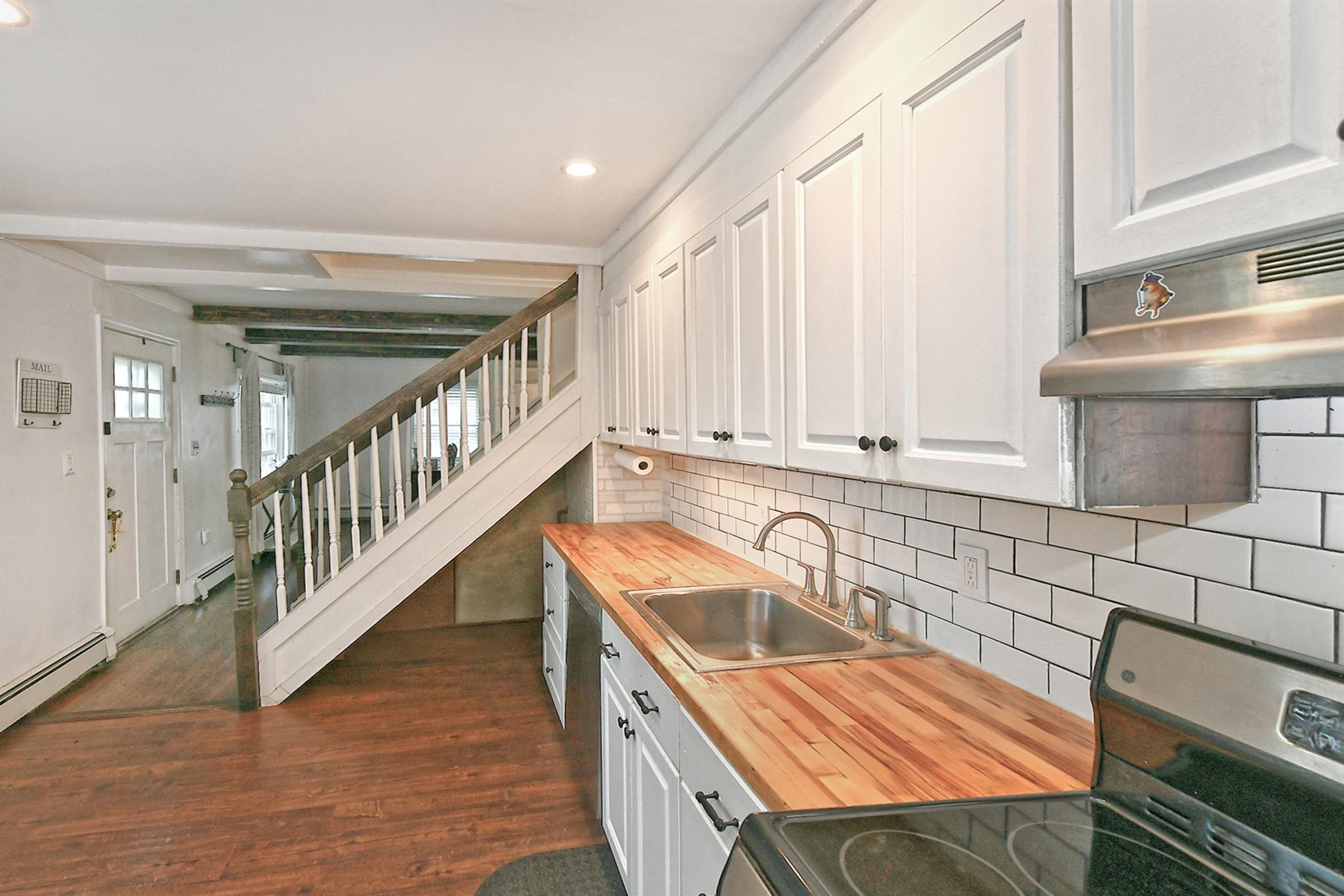 133 Spring Lane, Levittown, New York image 10