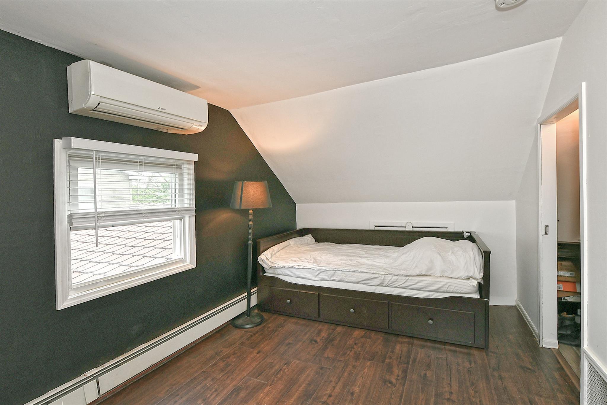 133 Spring Lane, Levittown, New York image 20