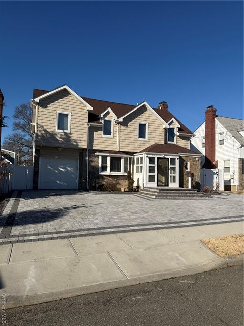 869 Demott Avenue Baldwin NY 11510